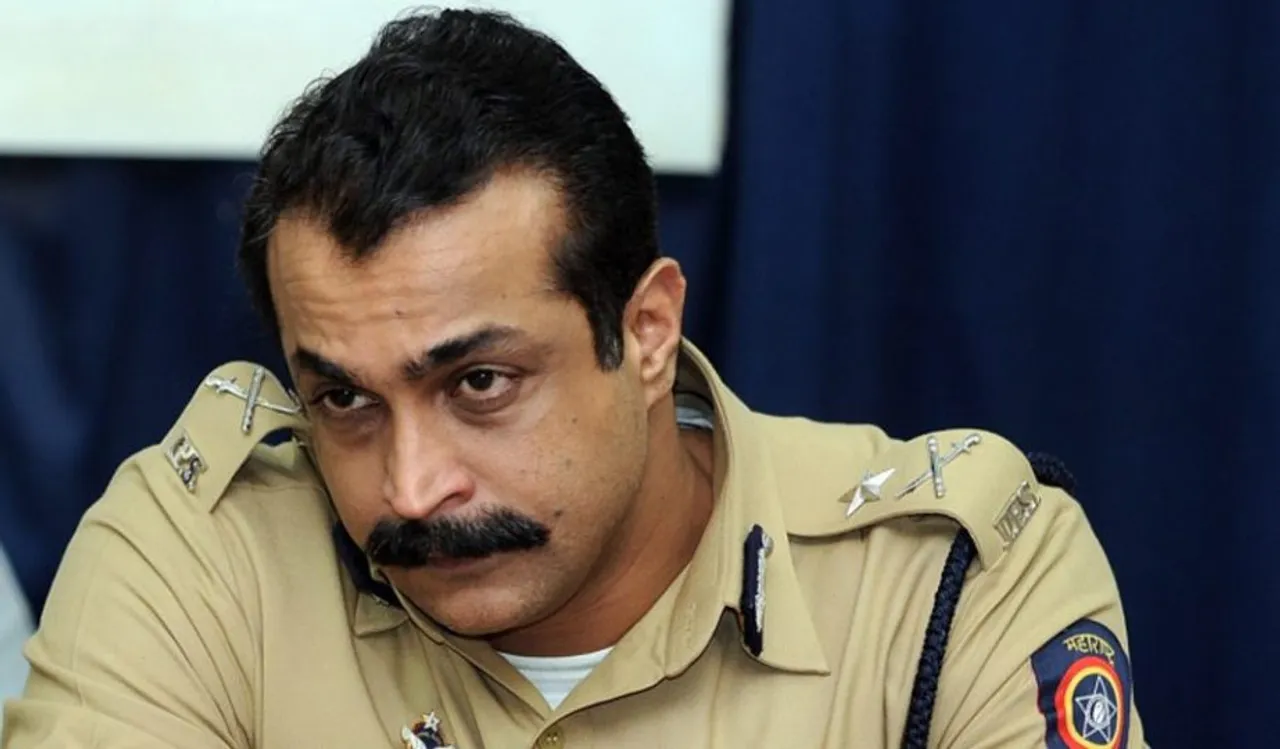 IPS officer Roy, disgusted with cancer, kills himself