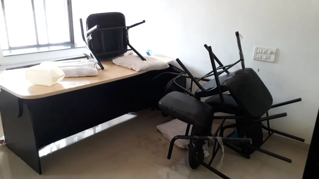 Residents of Anandvan society damage furniture inside ward office for getting polluted water