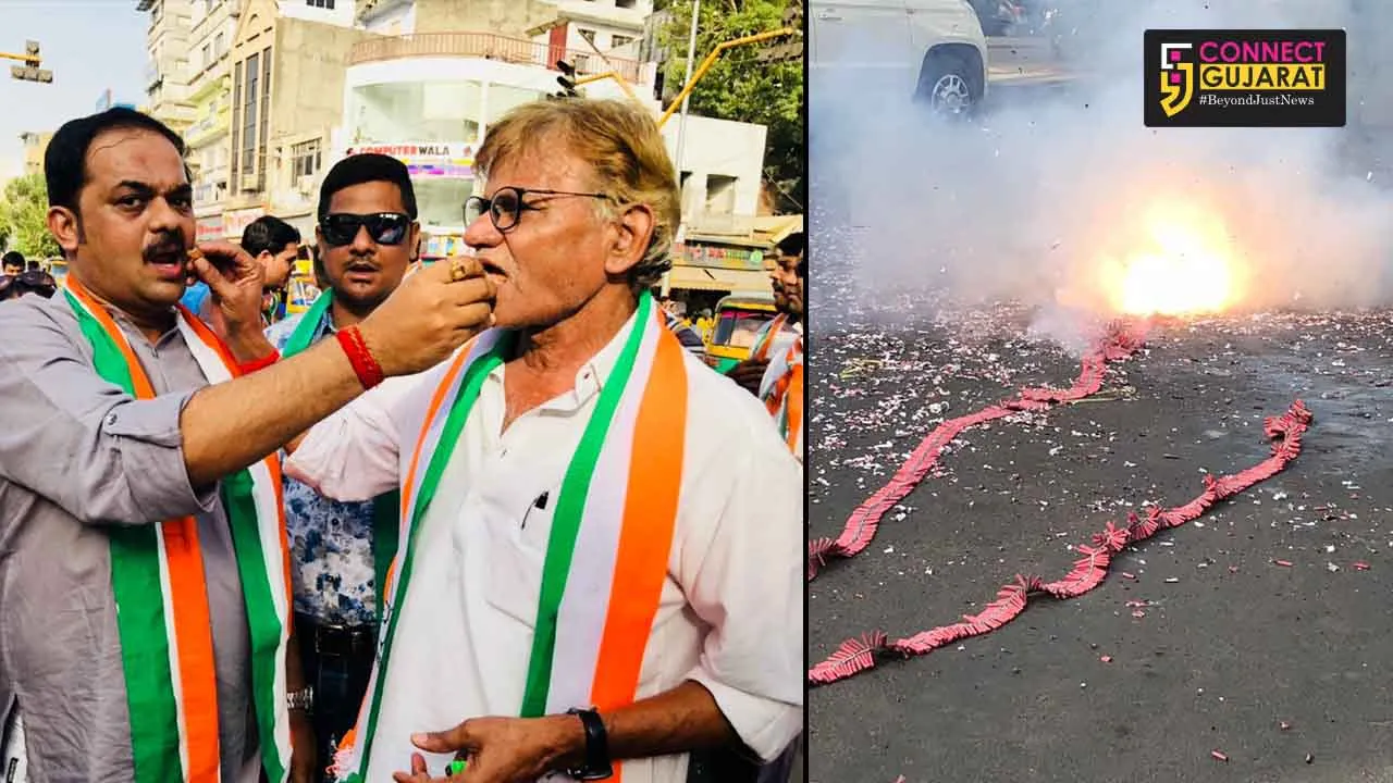 Vadodara Congress celebrate the victory of democracy in Karnataka