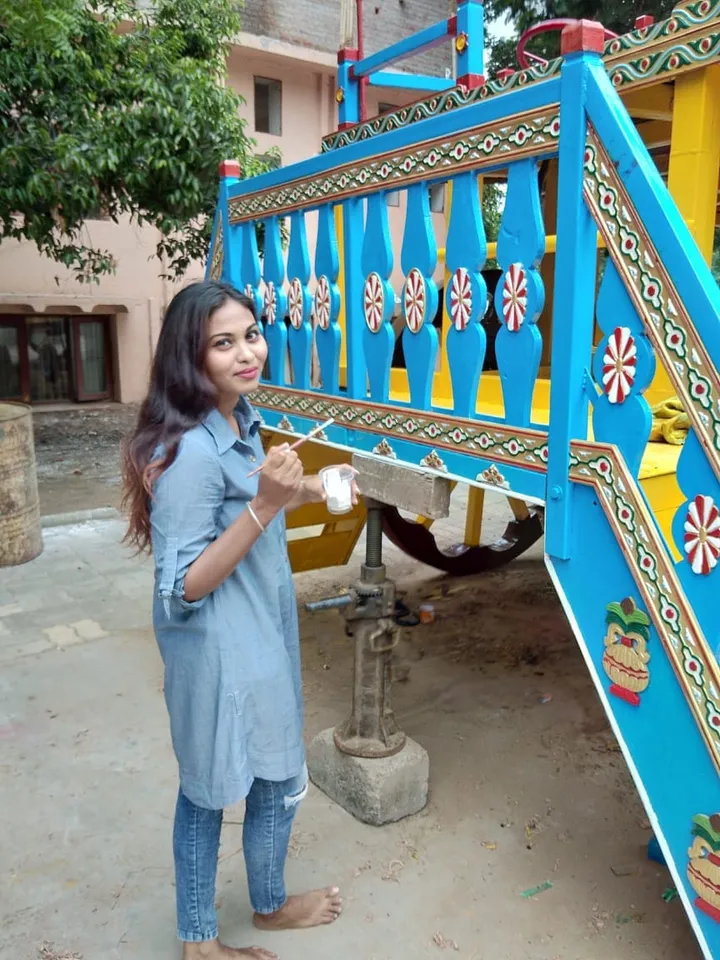 MSU passout girl behind the decoration of Lord Jagannath Chariot in Vadodara