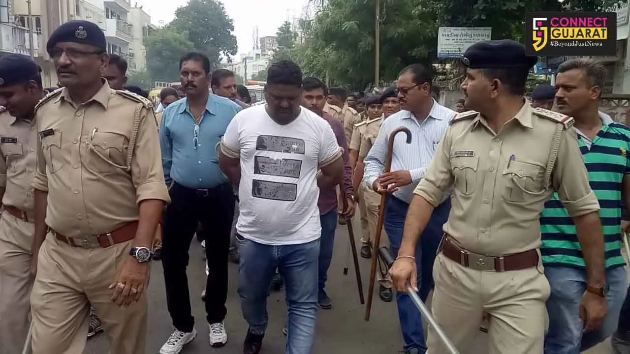 Police took out procession of Aslam Bodiya in Vadodara