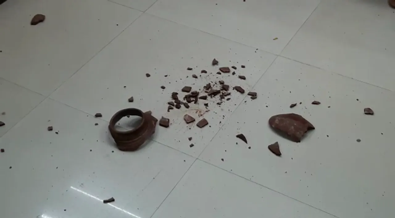Residents of Hanuman Nagar in Munjmahuda Vadodara begged for water
