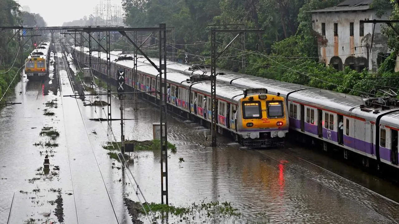 Rains continue to batter Mumbai, trains delayed