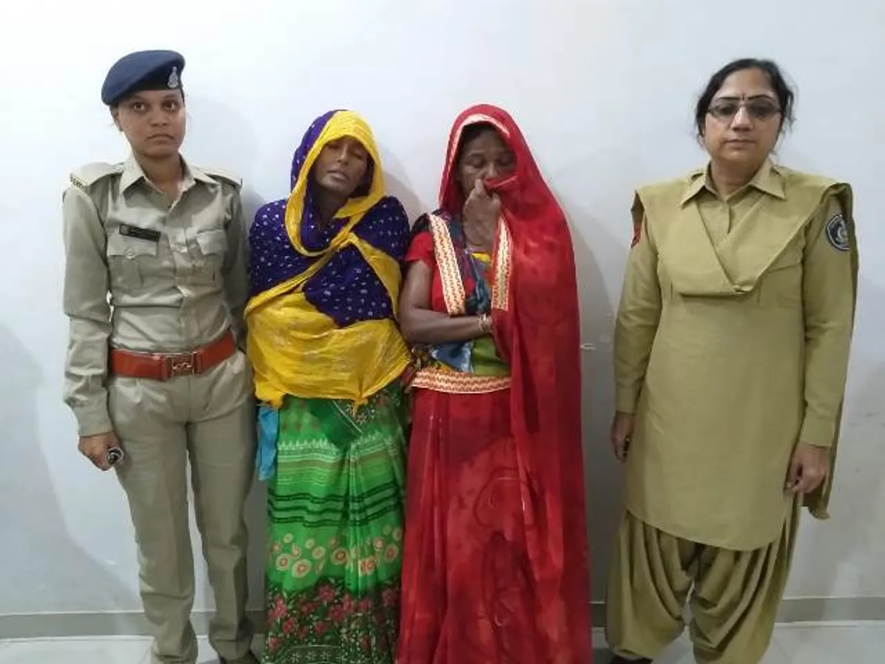 Vadodara SOG caught two women with Ganja at ST depot