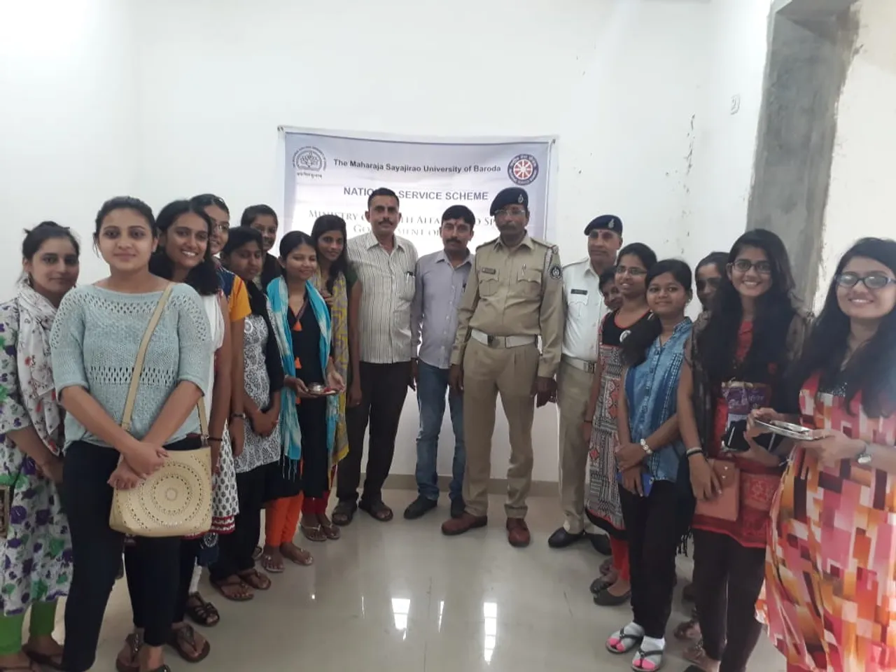 Volunteers of MSU National Service Scheme celebrated Rakshabandhan with traffic police