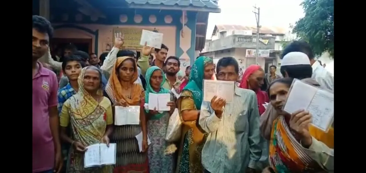 People of Ranu village put allegations on owner of rationing shop for selling the supply outside
