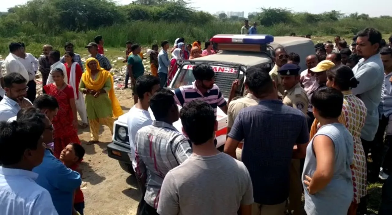 Residents of society in Vadodara protest against the VMC drive against illegal water connections