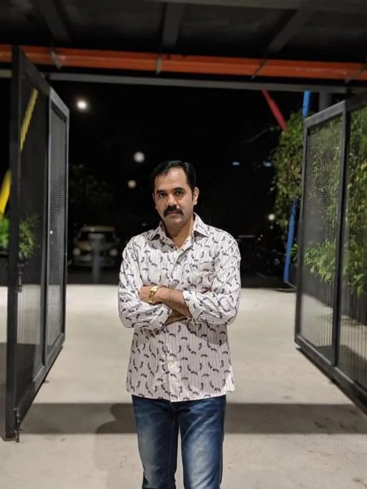 Amit Joshi bags Best actor Award at DASTAK Singapore’s first and only 4 day Hindi Theatre Festival