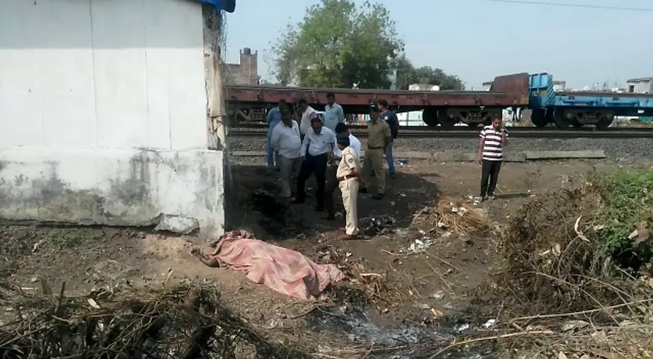 Police found unknown burnt body of woman from near Vadsar railway bridge