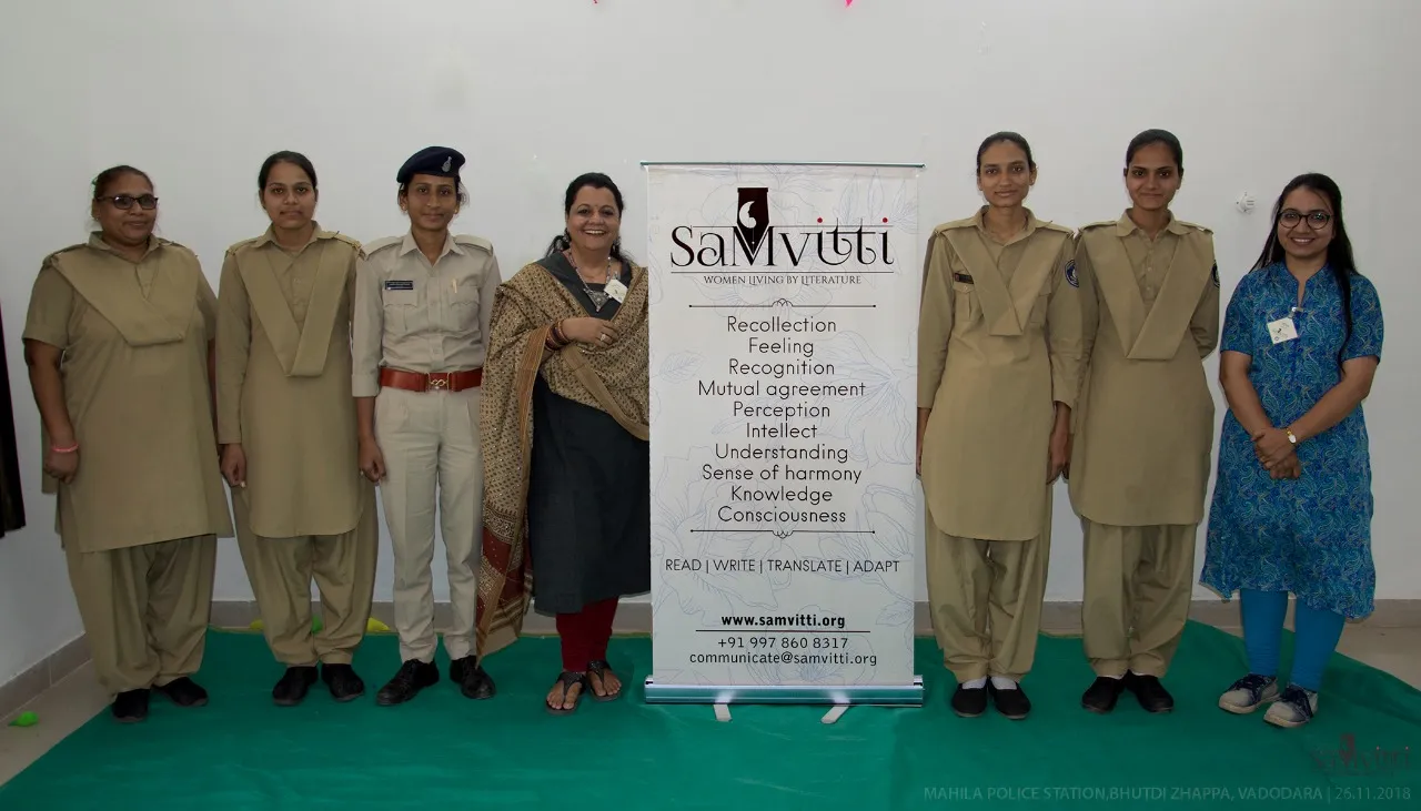 Women employees of Mahila police station experience the desert of Kutch in the story Dhaad