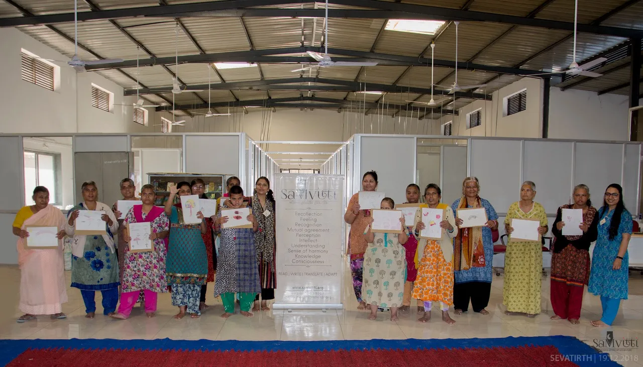 SahityaMitra Himangini Lakhera performed a monologue of the story Fatima and her Umbrella