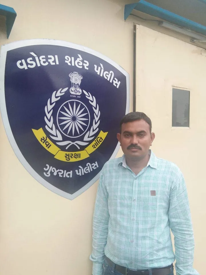 Vadodara ACB caught unarm police constable for taking bribe