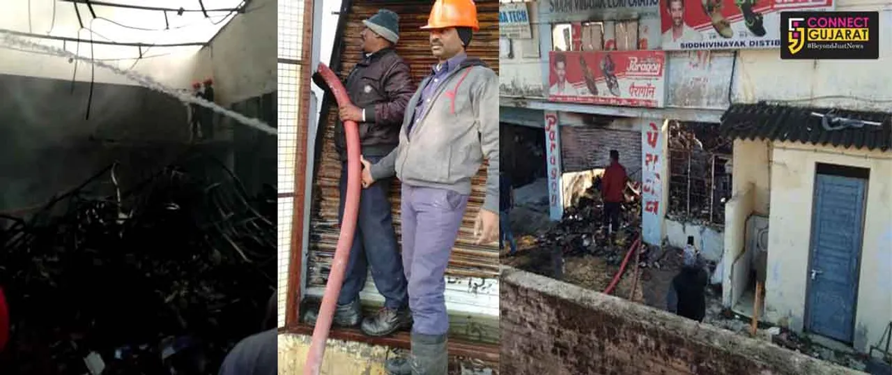 Early morning fire reported in Paragon chappal store in Vadodara