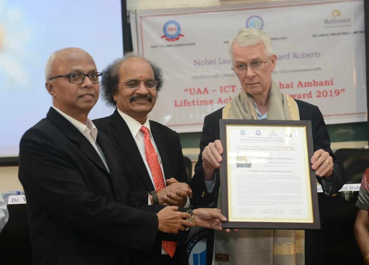 Nobel Laureate Sir Richard Roberts honoured with “Dhirubhai Ambani Life Time Achievement Award”