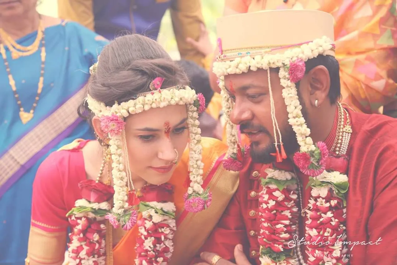 Russian girl married to Indian boy with both Indian and Russian traditions