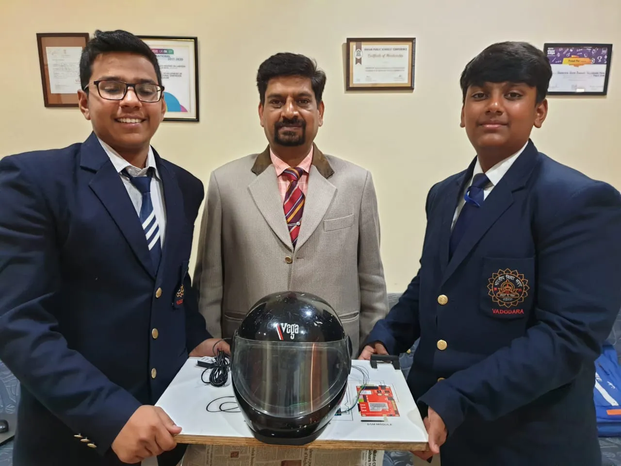 Vadodara school students designed smart helmet for safe riding