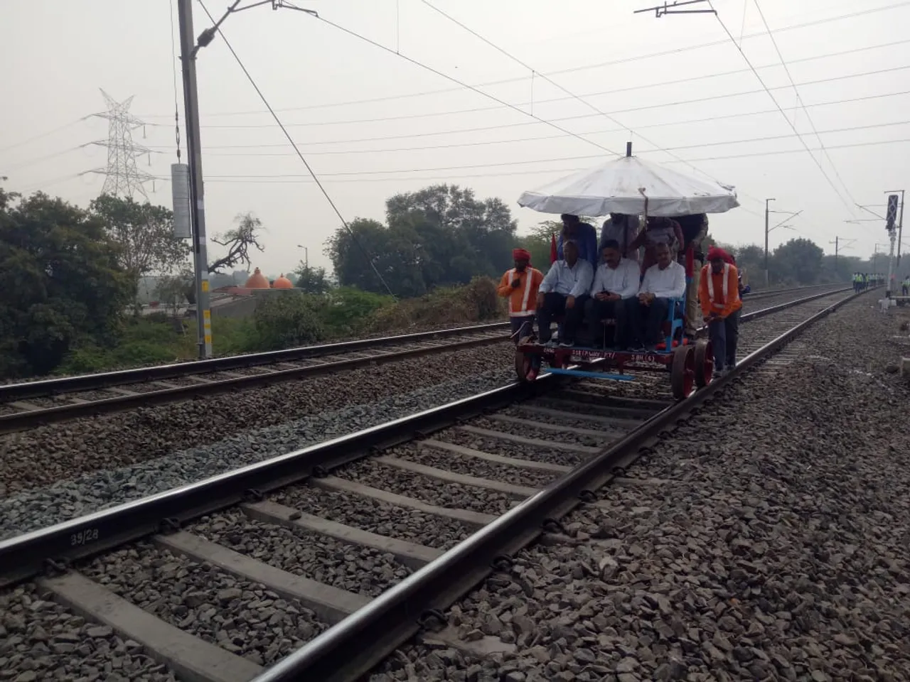 WR GM A K Gupta conducted annual inspection of Surat- Vadodara section of Vadodara Division