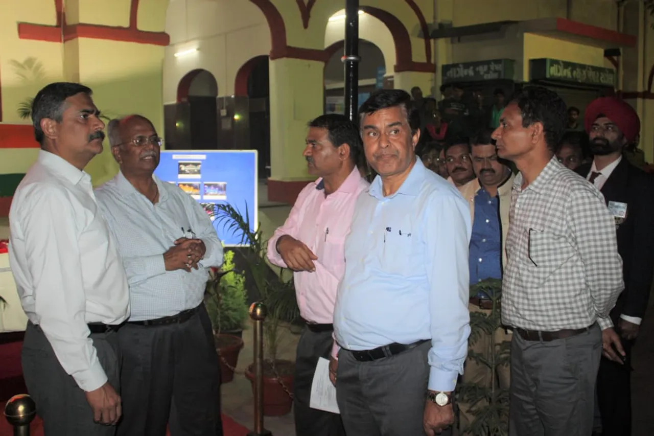 LOW COST COLOURFUL FACADE LIGHTING AT PRATAPNAGAR RAILWAY STATION