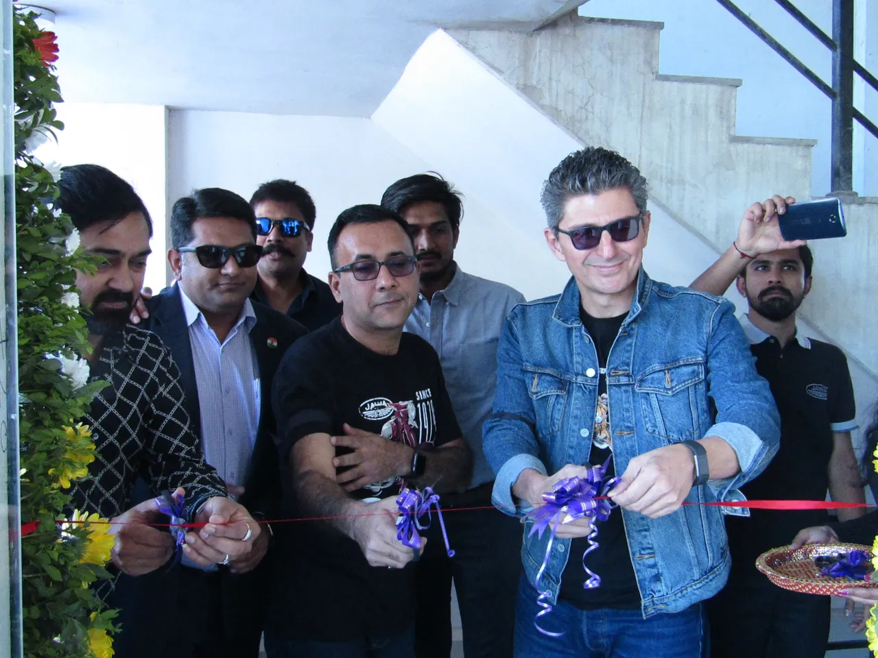 Classic Legends’ Jawa Motorcycles enters Gujarat with new showroom in Ahmedabad
