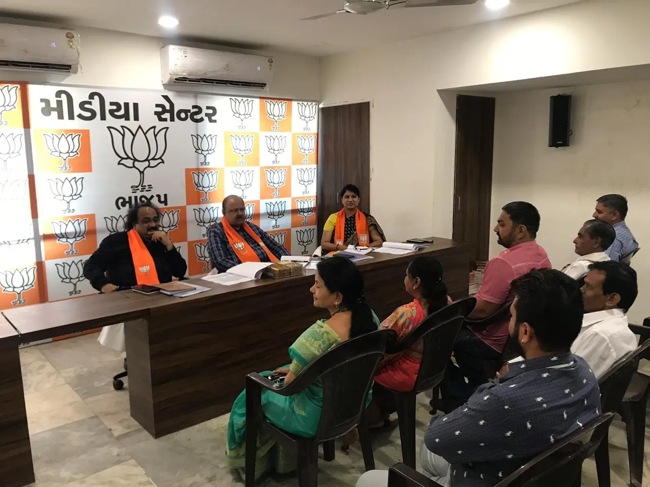 Three member observer team reached Vadodara to meet local leaders and party members