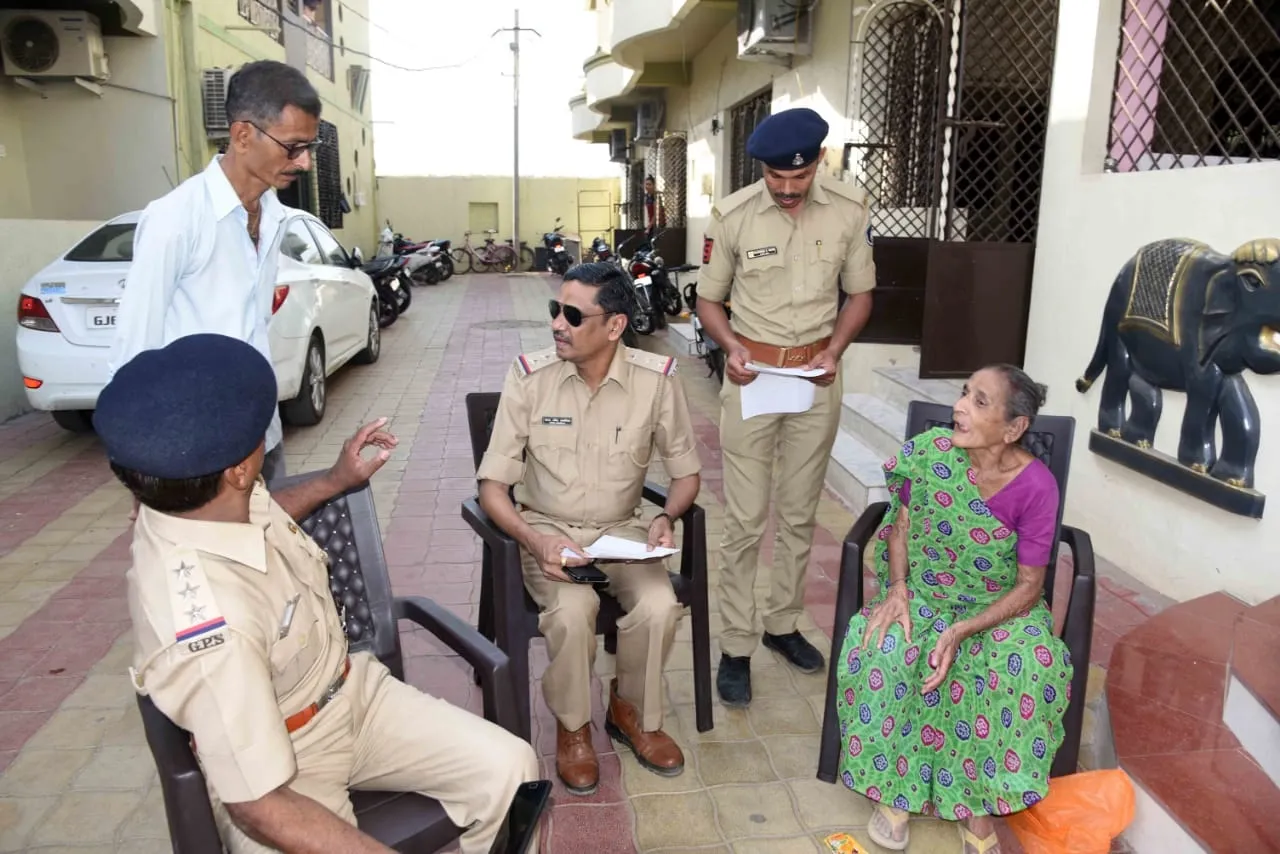 Couple kidnapped and robbed a old lady in Vadodara