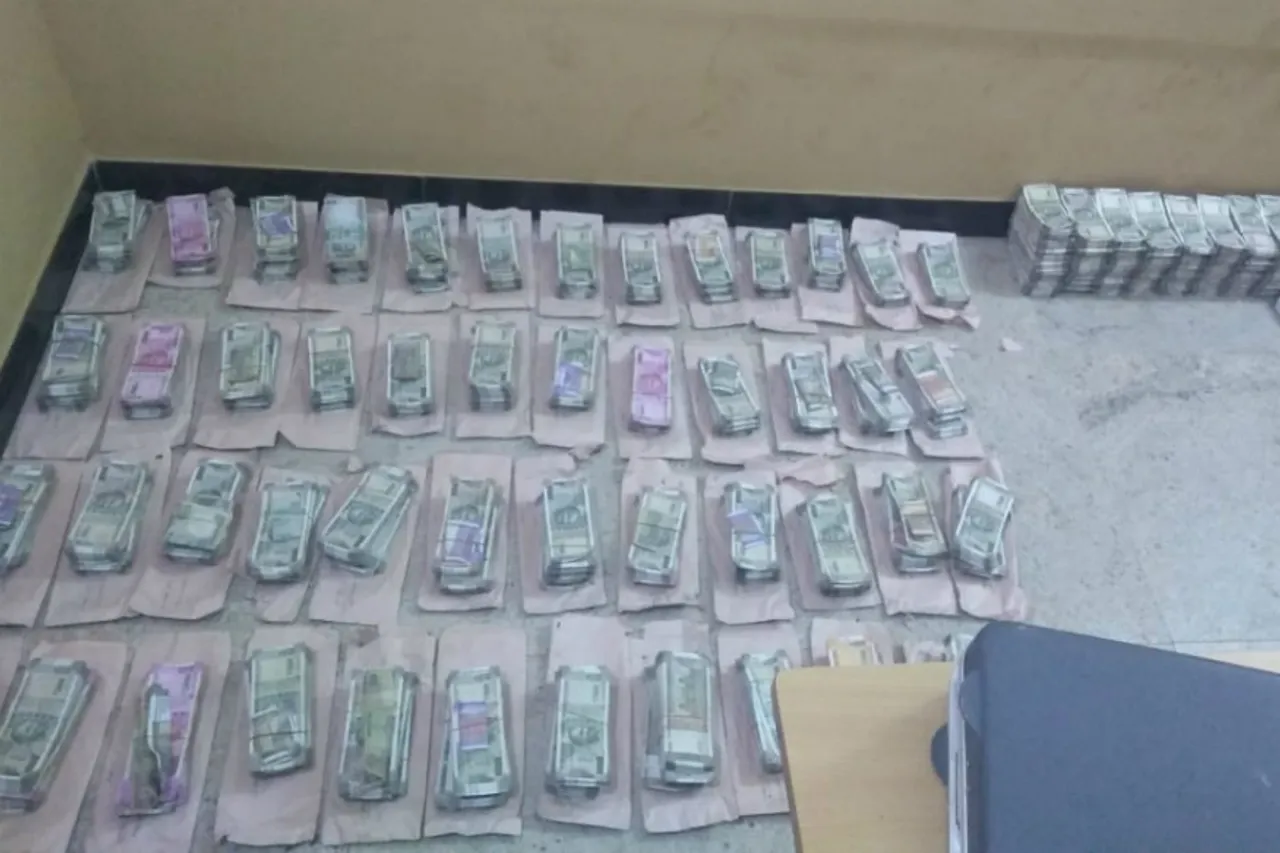 Tamil Nadu: Rs 1.5 Crore in cash seized from TTV Dinakaran's party