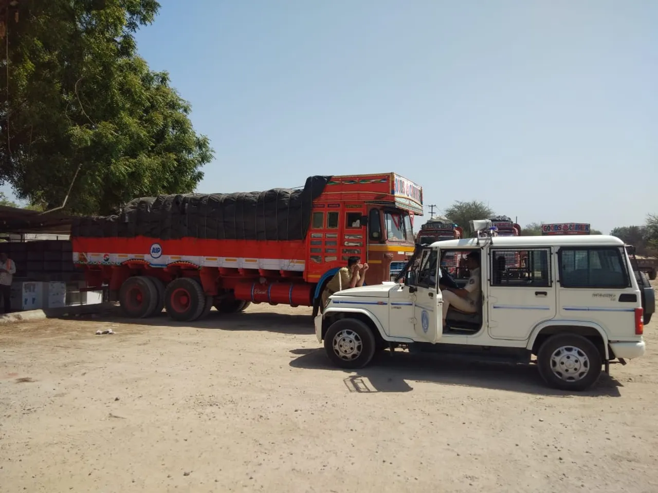 Unknown persons stole 75 bags of betel nuts from a parked truck near Vadodara