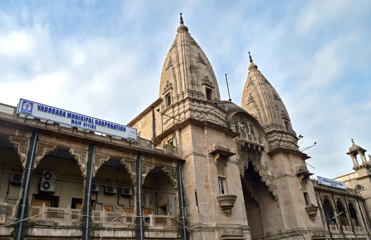 Vadodara Municipal Commissioner order to suspend one executive engineer and dismiss deputy executive engineer