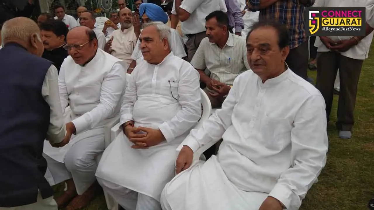 NCP leader Shankarsinh Vaghela held VMC responsible for distributing polluted water to the residents