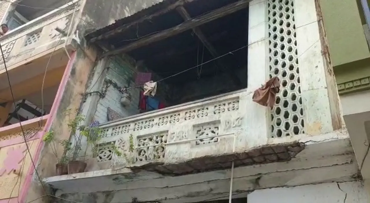 Seven persons injured in Vadodara after first floor slab of house caved in