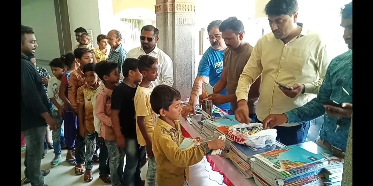 Manjalpur police constable relive his dream to become a teacher