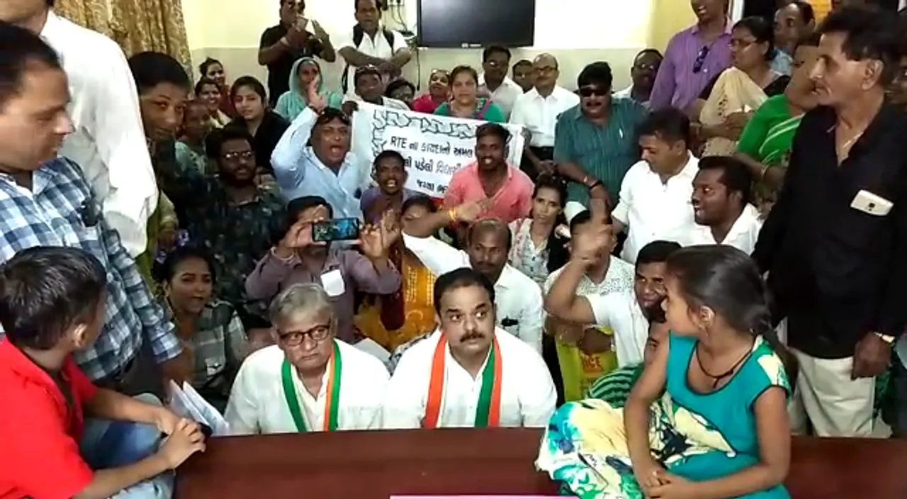 Vadodara Congress gives memorandum to DEO demanding admissions for students under RTE