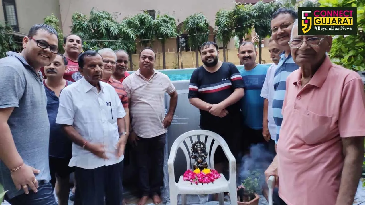 Indraprasth Yuvak Mandal from Vadodara import artificial pond for immersion of clay idols