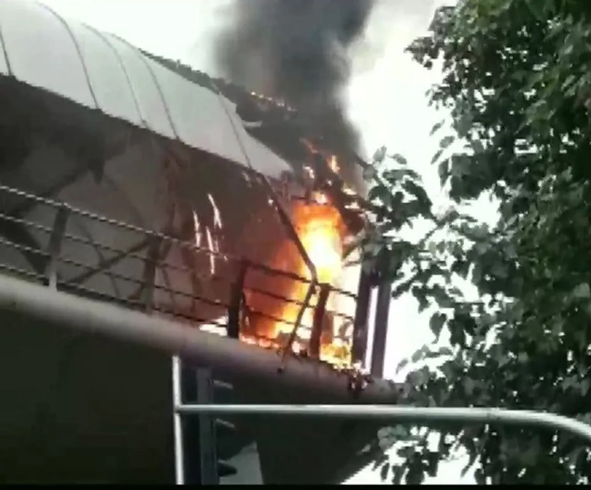 Fire breaks out on skywalk in Mumbai's Cotton Green, two fire tenders at spot