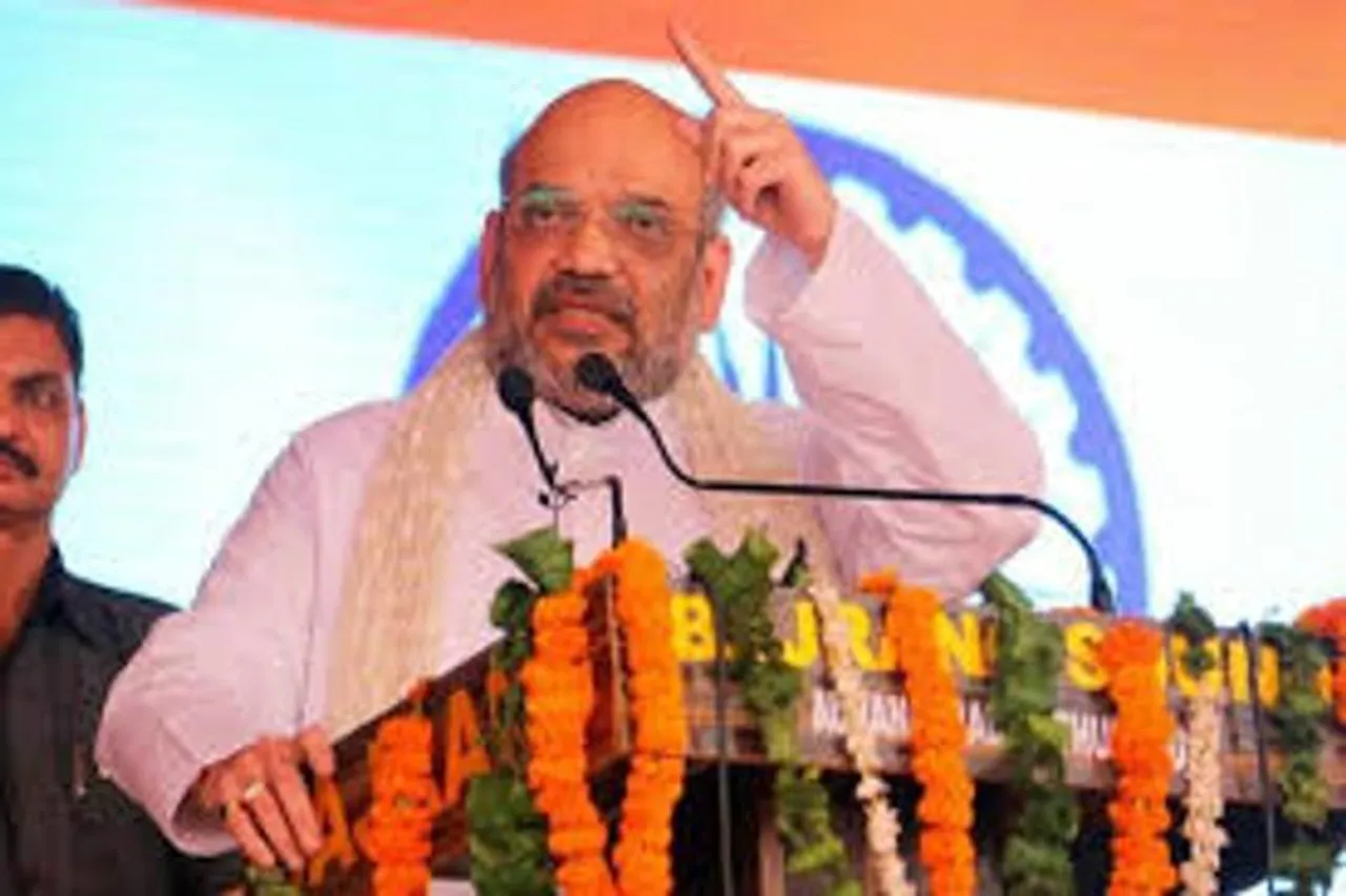 Nation needs one unifying language : Amit Shah
