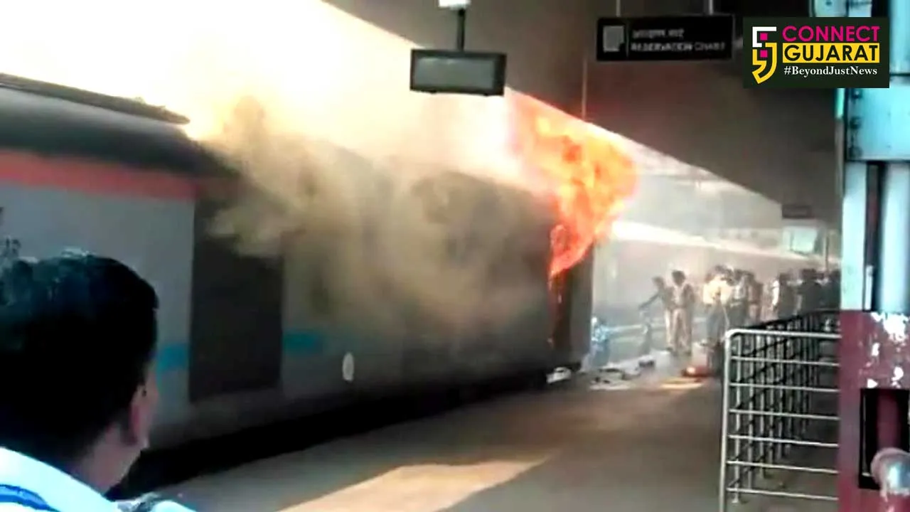 Chandigarh-Kochuveli Express at New Delhi railway station encountered fire break out