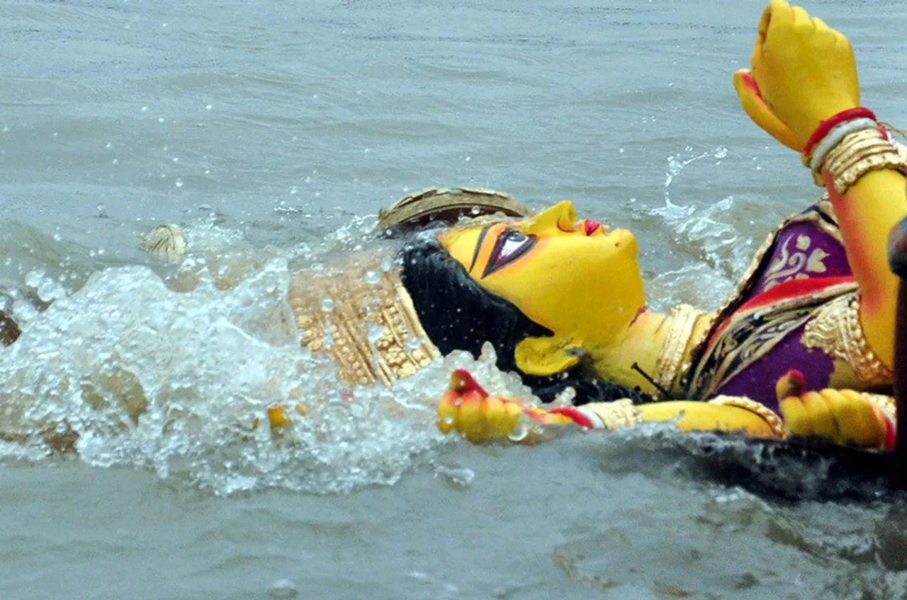 Centre announces Rs 50,000 fine on idol immersion in river Ganga