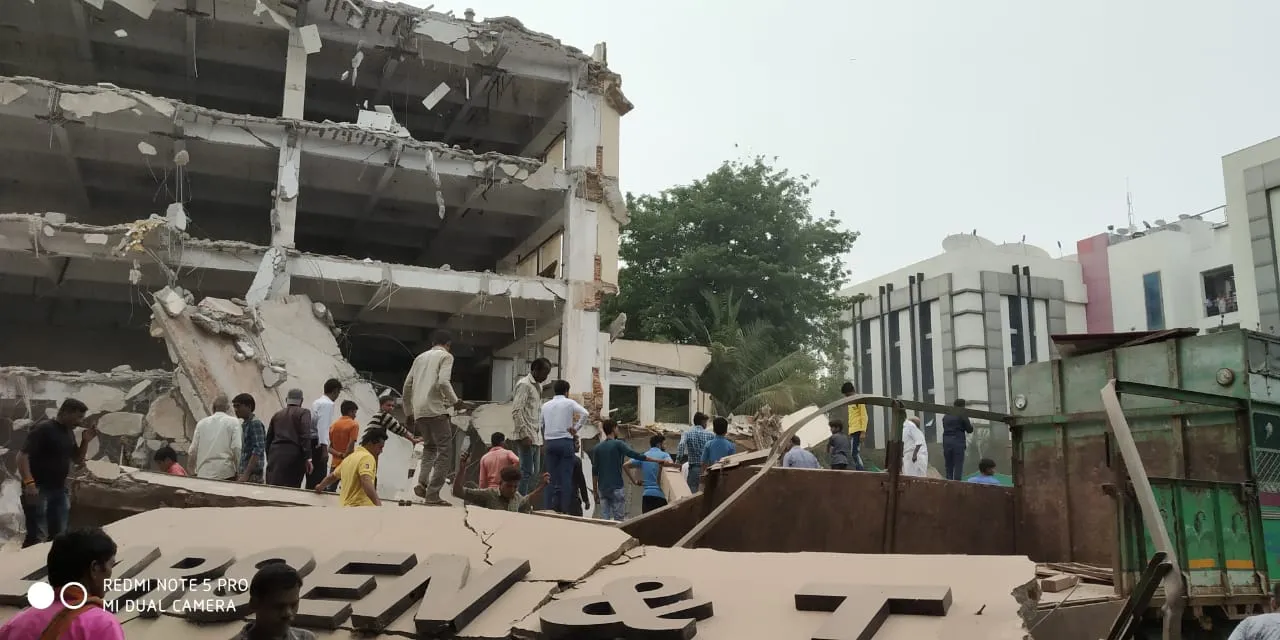 Old Building belongs to L&T collapsed at Chhani Jakat Naka in Vadodara