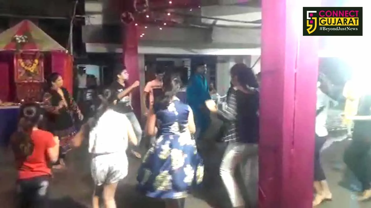 Enthusiasts in Vadodara enjoy garba in basement as it raining outside