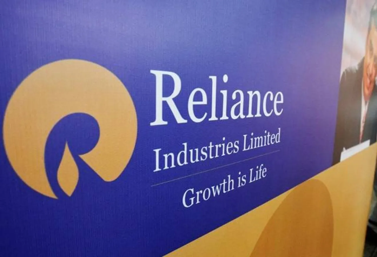 Reliance becomes first company to create a new bench mark of Rs 9 lakh crore in market cap