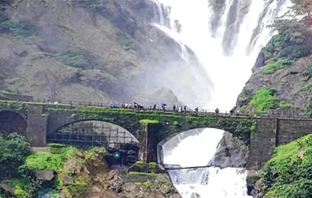 Under ‘Swachhta tax’ tourists will now be charged for taking photos in this Goa village