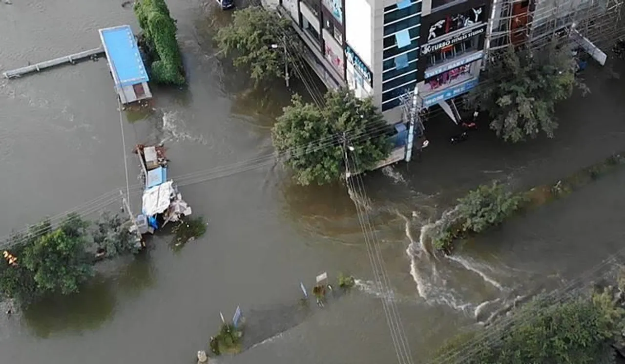 In Bengaluru lake breach, several houses cars, bikes were swept away