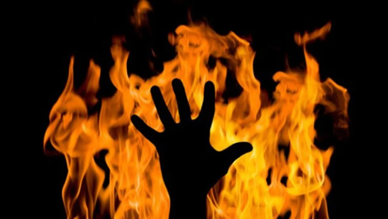 Garments merchant in Vadodara committed suicide near his house