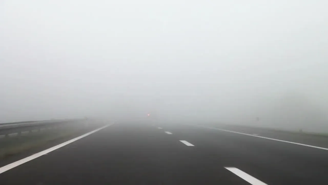 6 killed, including 2 minors, as car falls into canal near Delhi due to fog