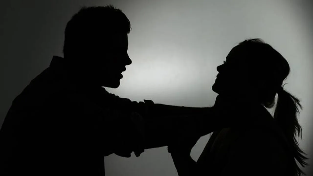 Man kills wife as her family refuse Rs1.5 lakh, tried to portray the killing as suicide