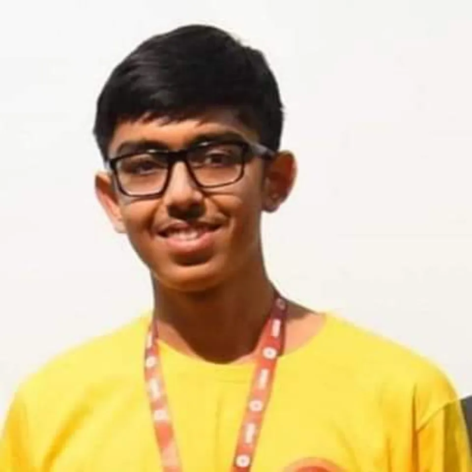 Nisarg Chadha student of Navrachana school topped Gujarat with 100 percentile marks in JEE Mains