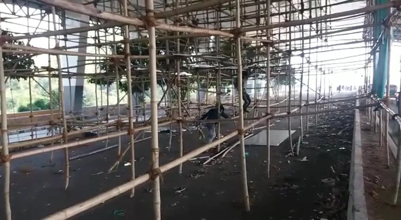 Three labourers got injured after the scaffolding broke down in Vadodara