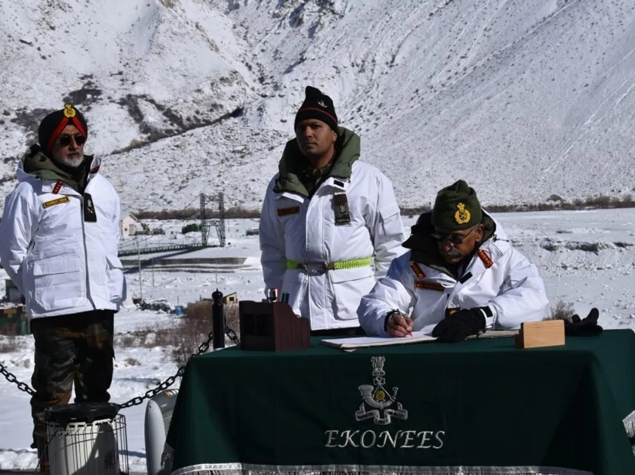 Chief of Army staff visits Siachen glacier