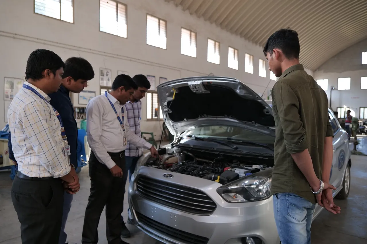 Ford join hands with Parul University to promote practical education