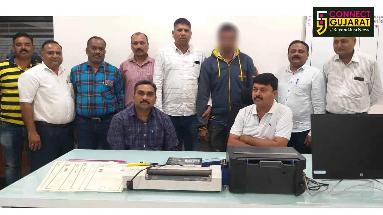 Vadodara SOG busted a duplicate marksheet scam
